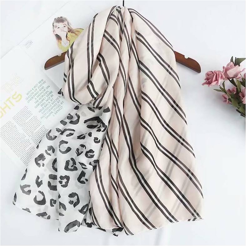 新絲緞長(zhǎng)巾